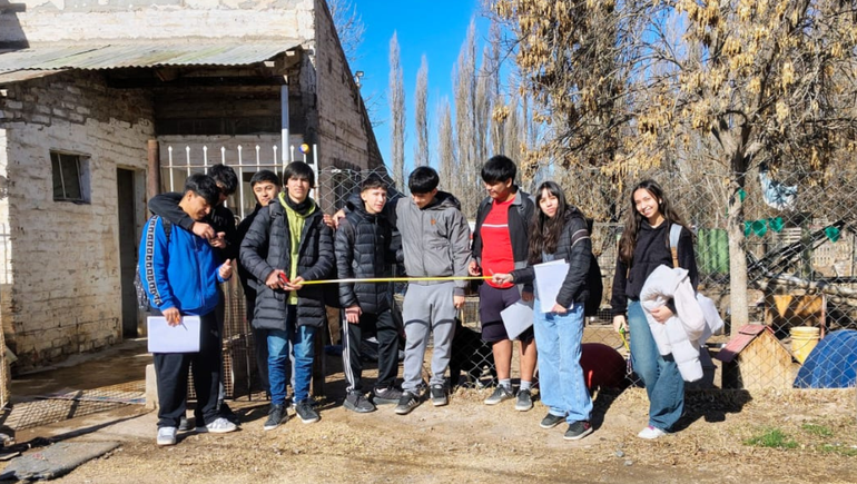 Once estudiantes del CET 15 de Cipolletti se ponen al frente de un proyecto para colaborar con FUNPABIA.