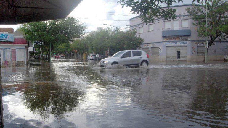 El Año Nuevo llegó con un temporal en Cipolletti