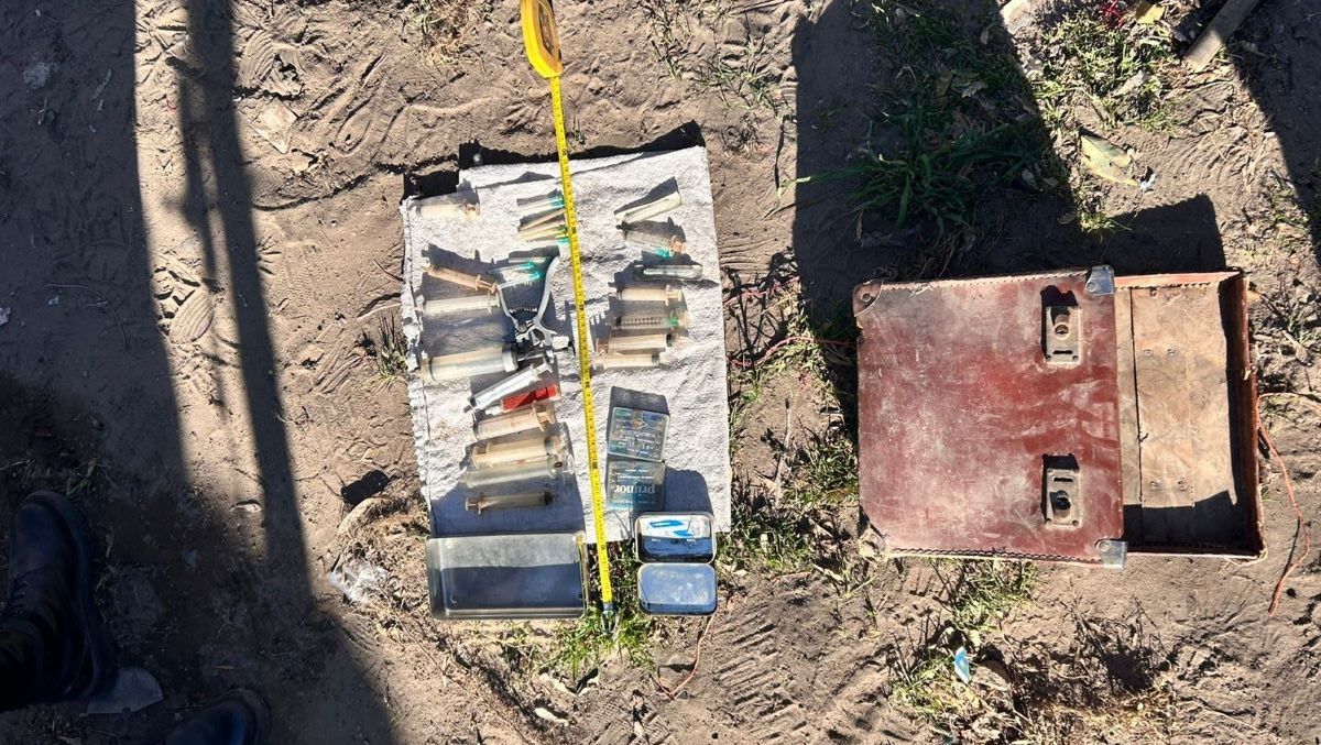 Jeringas, agujas y otros elementos importantes para la causa secuestraron en una casa de Río Colorado.&nbsp;