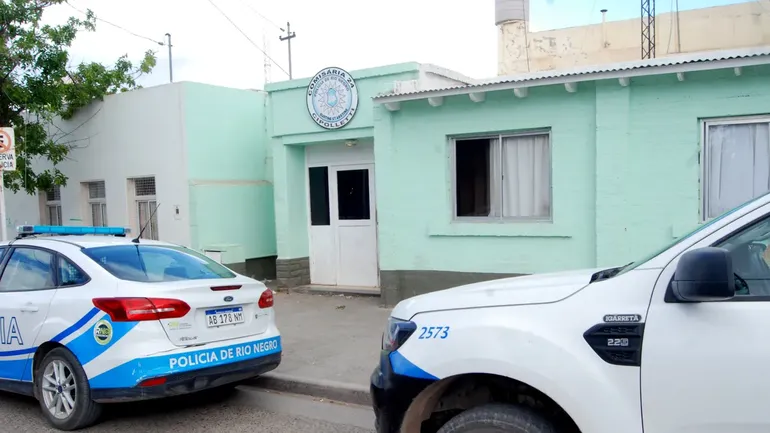 La primera denuncia fue radicada por la mamá de una amiga de la víctima, que radicó la denuncia en la Comisaría n°24 del Barrio Don Bosco. La primera denuncia fue radicada por la mamá de una amiga de la víctima, que radicó la denuncia en la Comisaría n°24 del Barrio Don Bosco.