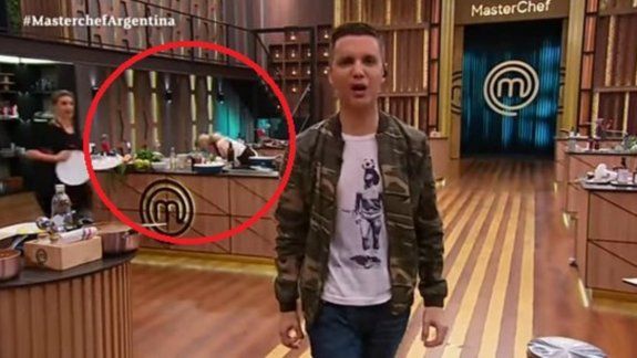 Atrapan a la Gunda levantando comida del piso por segunda vez