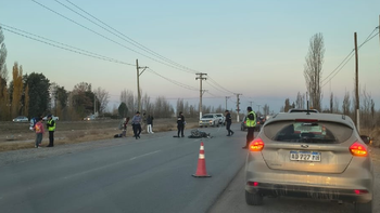 El choque se registró minutos después de las 18.00 horas sobre la Ruta Chica a escasos metros del Puente 83. El choque se registró minutos después de las 18.00 horas sobre la Ruta Chica a escasos metros del Puente 83.