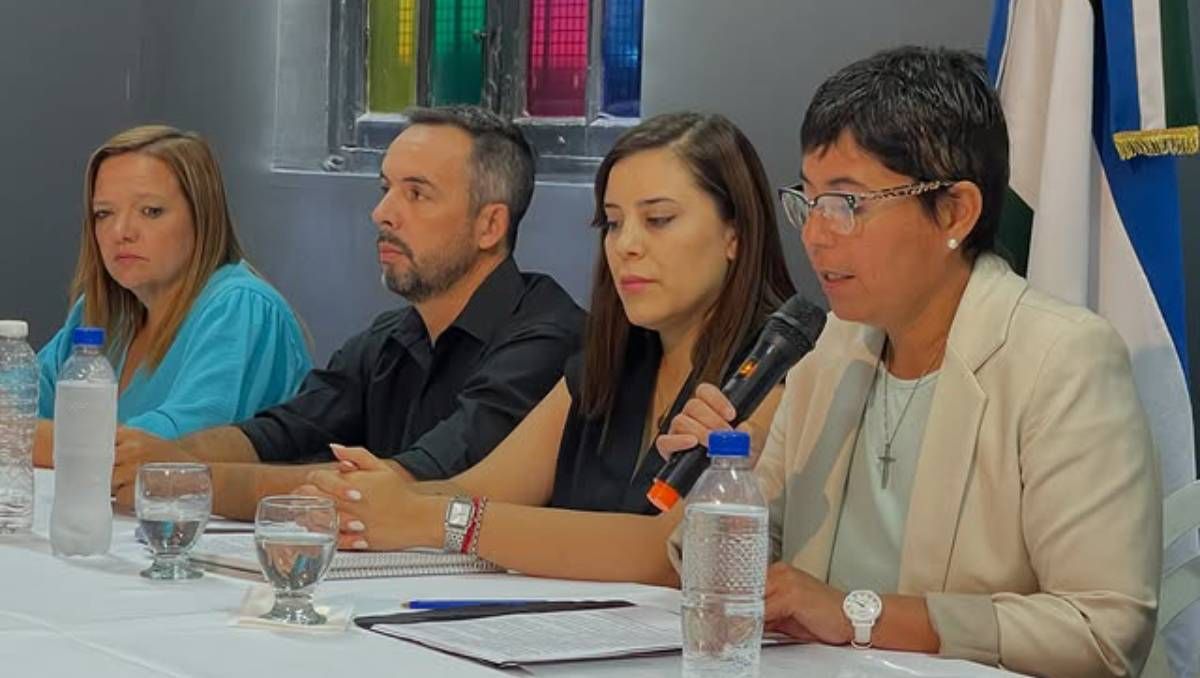 La intendenta de Huergo, Silvia Penilla era espiada con un micrófono oculto en su despacho.