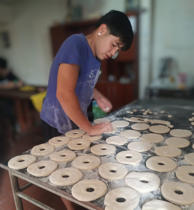 Rosquita, con las manos en la masa. Un crack.