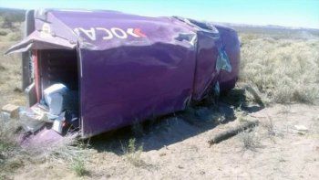 susto: empleado de oca volco sobre la ruta nacional 151