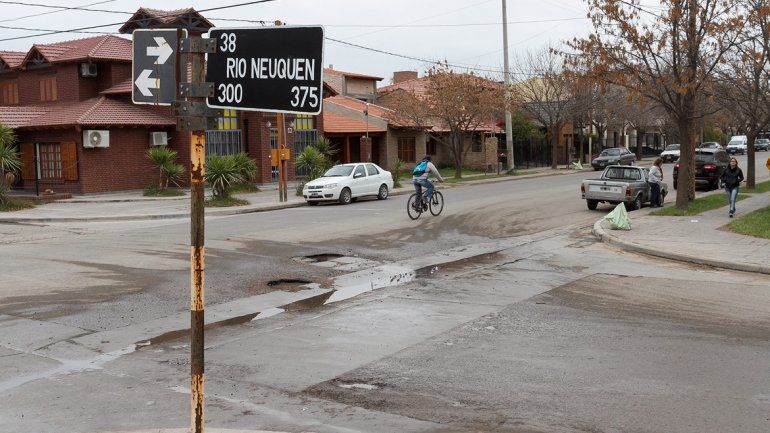 En calle Río Neuquén se registró el último incidente con una estudiante.