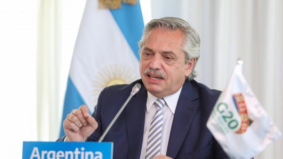 Alberto: Vamos a vacunar a 300 mil personas antes de fin de año