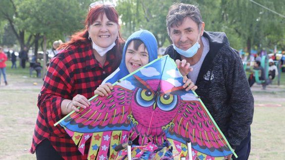 Realizaron barrileteada por la neurodiversidad en Parque Norte
