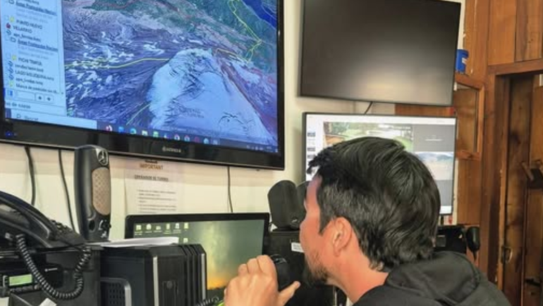 En el parque nacional Lanín coordina el operativo de rescate