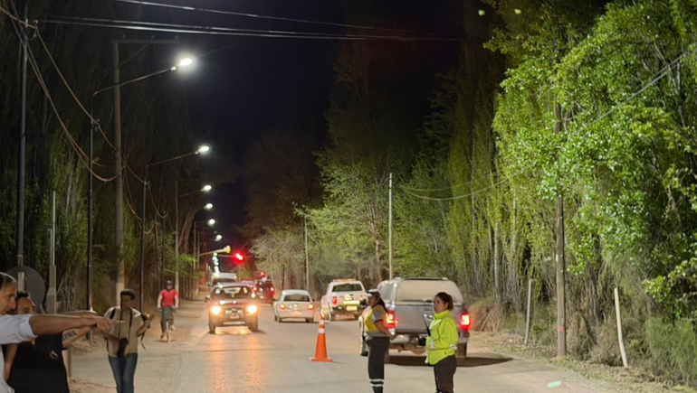 La calle Julio Dante Salto ya cuenta con iluminación 100% led.
