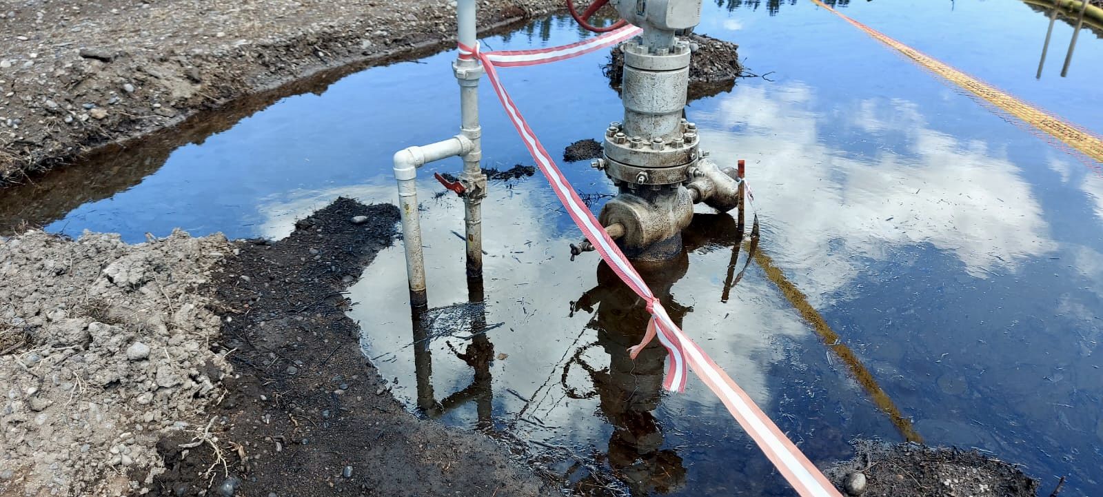 Brote de petróleo en la chacra: investigan a dueño