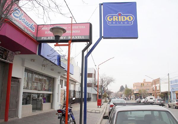 Allen: asaltaron céntrica heladería