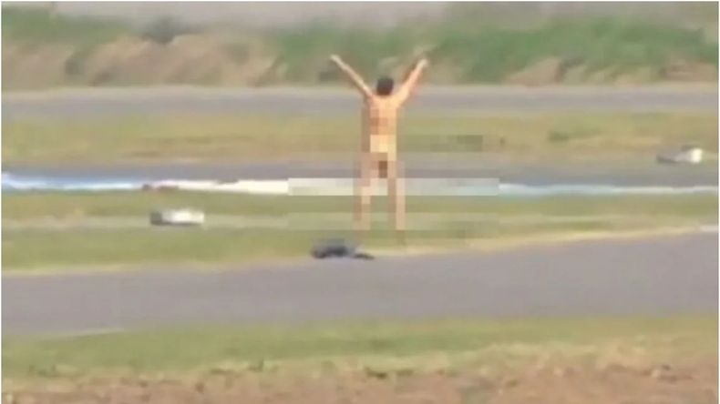 Rafaela: un hombre invadió la pista y se desnudó en plena carrera de Fiat 600