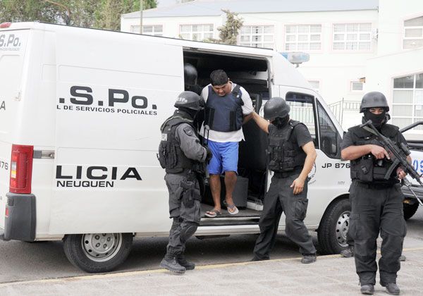 Presuntos jefes narco fueron trasladados a Neuquén