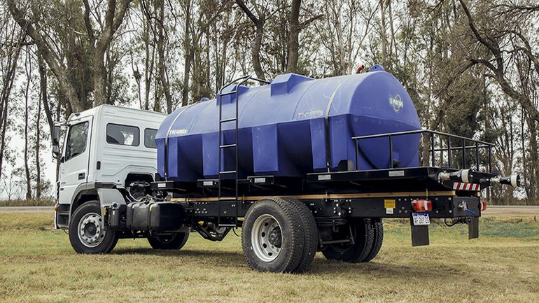 Durante el proceso, el municipio y el intendente negaron toda su responsabilidad, al señalar que el trabajador tuvo la culpa por no activar los frenos ni apagar el motor. Durante el proceso, el municipio y el intendente negaron toda su responsabilidad, al señalar que el trabajador tuvo la culpa por no activar los frenos ni apagar el motor.