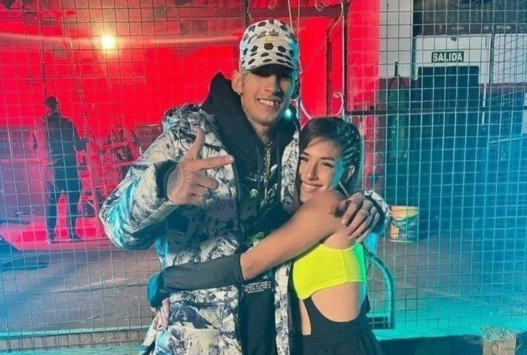 El cantante junto a la bailarina Luli Romero, junto a quien lo habrían filmado en una incómoda situación.