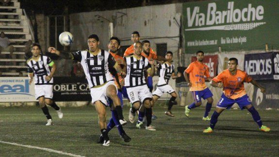 Cipo y Roca empataron 2 a 2 en La Visera en el partido de ida por la copa amistosa Canal 10. El miércoles se jugará la revancha.