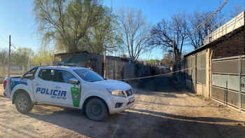 Un hombre joven fue hallado sin vida en el barrio Costa Sur de Cipolletti.