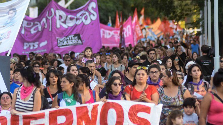 Marcha por el femicidio de Karina y Valentina en Neuquén