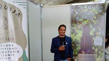 El médico Valentín Lobo en General Roca, donde produce su aceite de nuez Aconquija. | LMCipolletti.com El médico Valentín Lobo en General Roca, donde produce su aceite de nuez Aconquija.