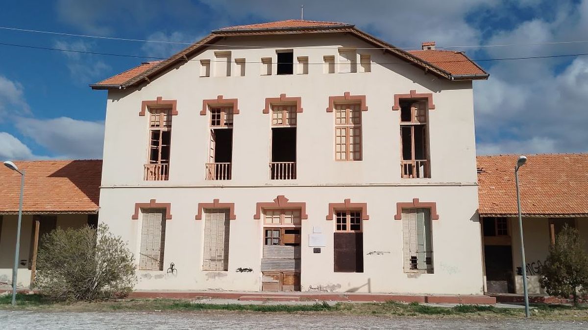 Ayer un faro de vida para la región, hoy totalmente abandonado, image size:1200x675