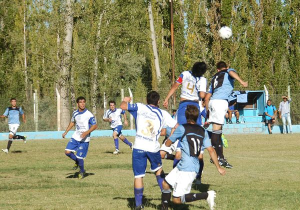 Dos partidos por la Liga Confluencia