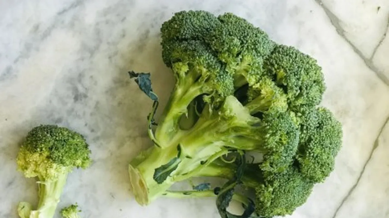Ni hervido ni crudo: la forma correcta de cocinar brócoli sin eliminar sus vitaminas