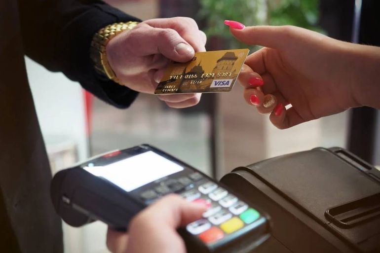 Cayeron las ventas con tarjetas de crédito: los nuevos medios de pago