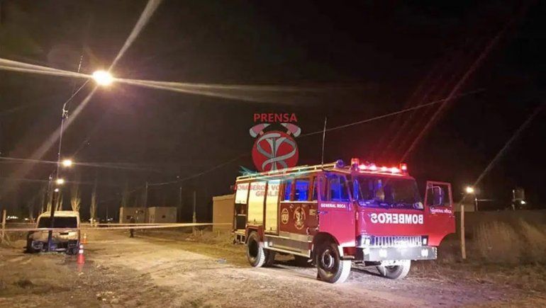 Una persona muri&oacute; tras incendiarse una trafic en Roca
