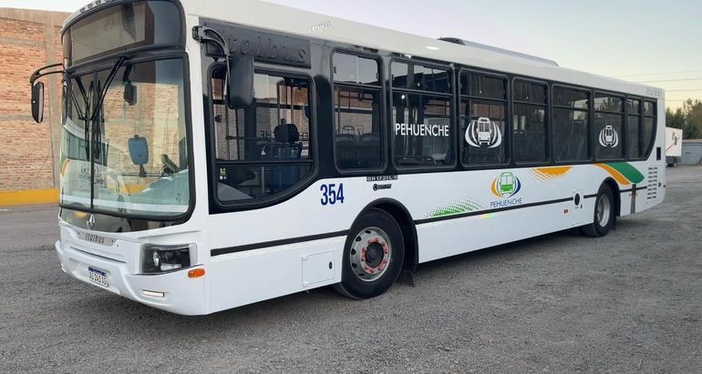 La empresa Pehuenche casi ha completado el recambio de su flota de colectivos. En los últimos tiempos, ha incorporado casi 40 ómnibus nuevos a sus distintos servicios. La empresa Pehuenche casi ha completado el recambio de su flota de colectivos. En los últimos tiempos, ha incorporado casi 40 ómnibus nuevos a sus distintos servicios.