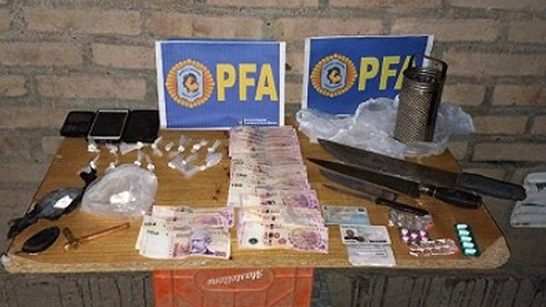 Desbaratan otro kiosco de droga en el Luis Piedrabuena: había cocaína y dinero