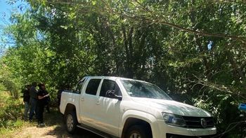 La camioneta fue identificada en una chacra del Barrio Labraña. La camioneta fue identificada en una chacra del Barrio Labraña.