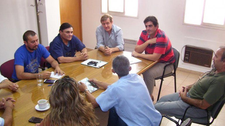 Sindicalistas y funcionarios municipales dialogaron