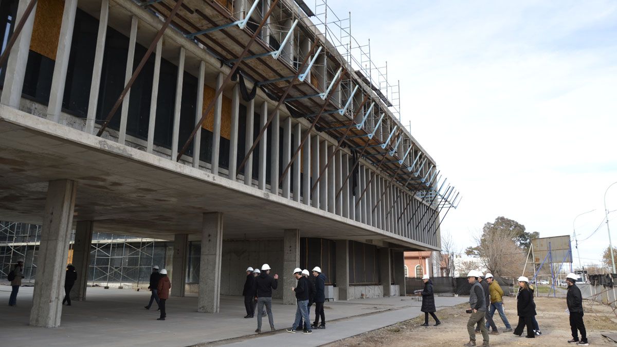 La obra del edificio judicial de Cipolletti está en marcha nuevamente. La nueva empresa contratada retomó los trabajos finales. El plazo de ejecución se fijó en 540 días corridos.&nbsp;