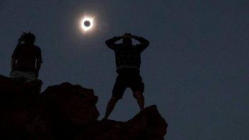 cuanto cuesta ver el eclipse en diferentes partes de neuquen