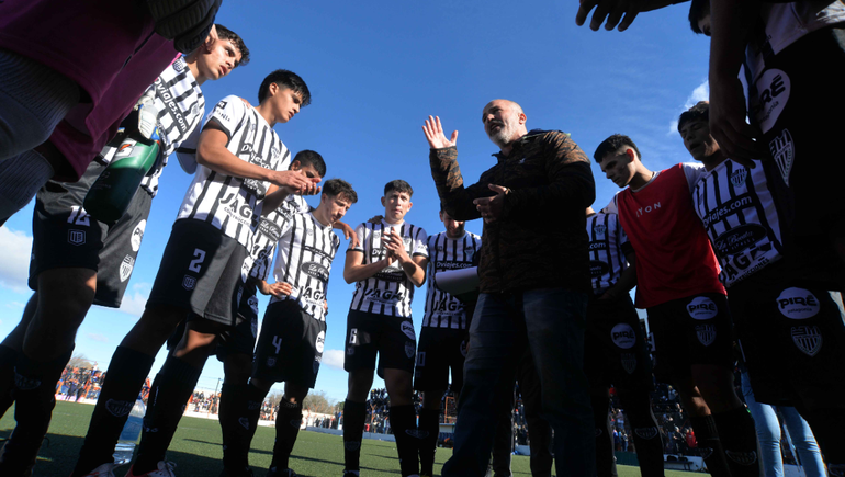 Cipolletti tiene cosas positivas en el balance de la Liga. Fotos: Claudio Espinoza