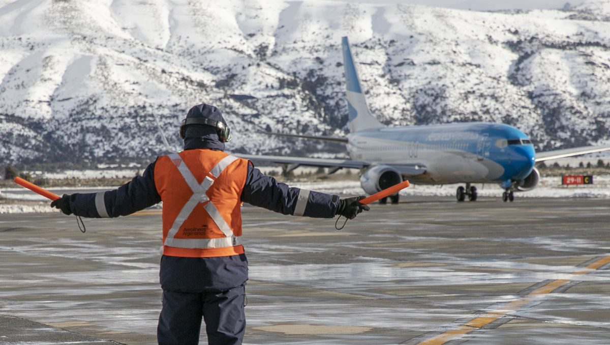 El aeropuerto de Bariloche alcanza los 35 vuelos diarios desde distintos puntos del país y destinos internacionales.