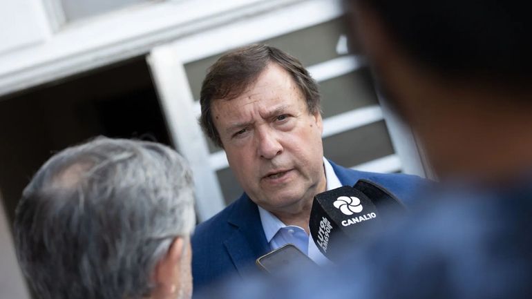 El gobernador de Río Negro dio detalles con respecto a la gestión de las rutas nacionales 22 y 151. Foto: Gentileza.