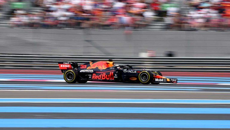 Verstappen doblegó a Hamilton y ganó la séptima fecha de la Fórmula 1 en Francia.