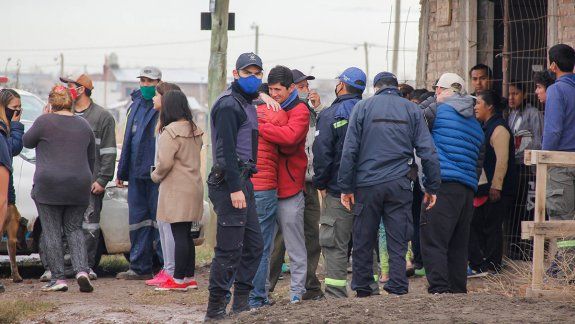 Apuntan al Estado por la muerte de Aldana y su papá
