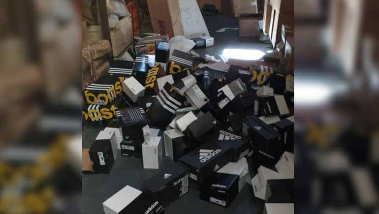 Boquete a Ferracioli: se llevan casi un millón de pesos en zapatillas Adidas