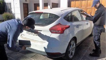 secuestran auto de alta gama abandonado en el manzanar