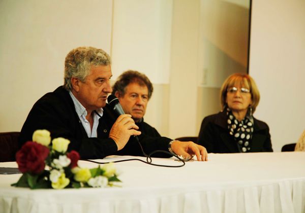 Debate sobre cómo abordar a los hombres que ejercen violencia familiar