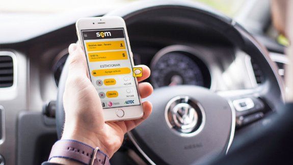 Presentaron un nuevo sistema de recarga para estacionar 