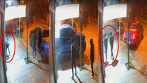 La banda de ladrones chilenos estrelló la camioneta contra el frente de la joyería Daniels y se apoderó de relojes y alhajas que estaban en exhibición. 