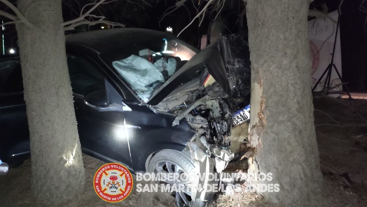 Accidente fatal en San Martín de los Andes: chocó contra un árbol y murió
