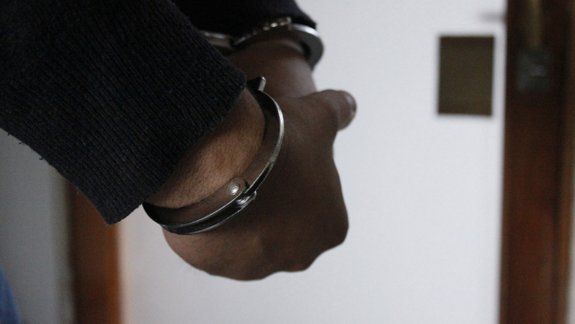 El hombre que baleó la casa de su ex pareja y ex suegro, seguirá detenido.&nbsp;