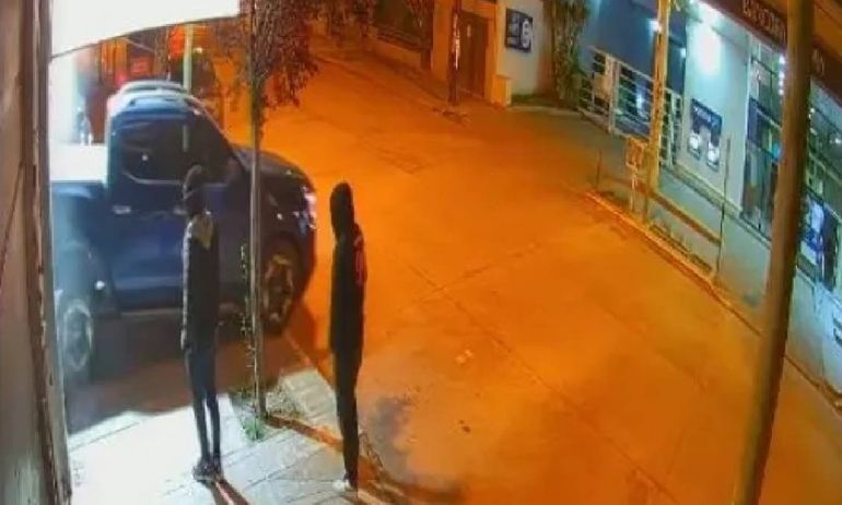 El momento exacto del impresionante robo a la joyería Daniels. El momento exacto del impresionante robo a la joyería Daniels.