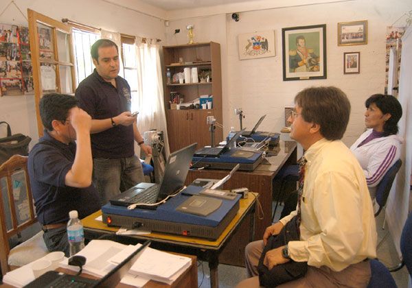 Una exitosa jornada de trámites para chilenos