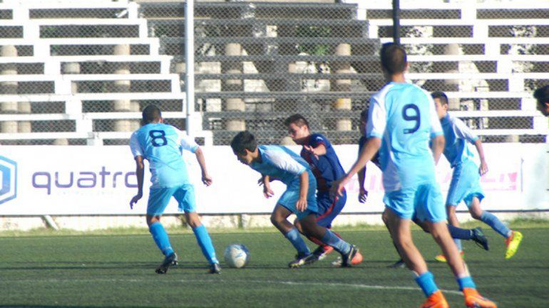 Los pibes inician las semis y mañana, las de primera